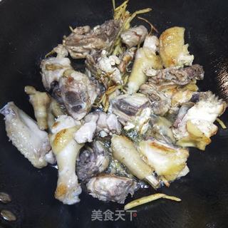 香菇板栗焖鸡 的做法步骤:7