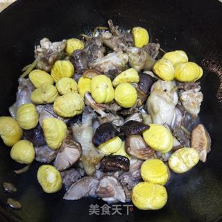 香菇板栗焖鸡 的做法步骤：8