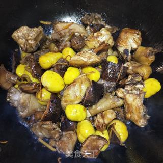 香菇板栗焖鸡 的做法步骤:9
