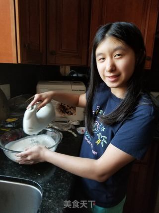 女儿做的蛋糕的做法步骤:3