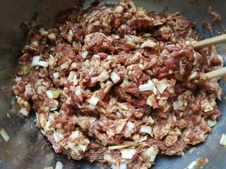 白菜猪肉饺子的做法步骤:5