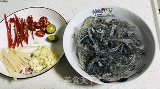 凉拌鱼皮的做法步骤：2