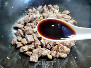 简易红烧牛腩的做法步骤:7