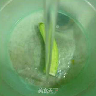 咖喱酱丝瓜虾仁炒饭的做法步骤：5