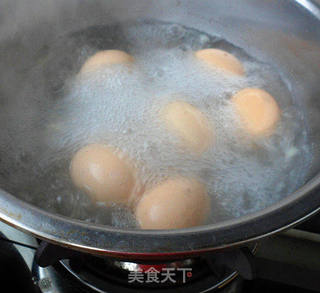 香菇炖鸡面的做法步骤:2