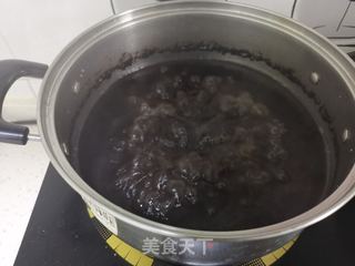 紫米桂圆红枣粥的做法步骤:4