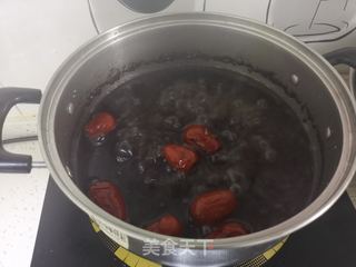 紫米桂圆红枣粥的做法步骤:5