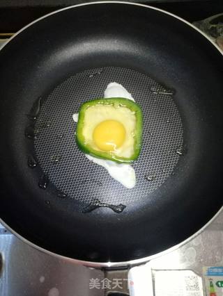 青椒煎鸡蛋的做法步骤:5