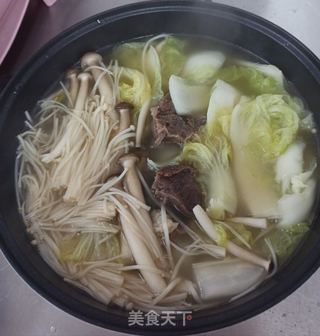 清炖牛肉白菜汤锅的做法步骤:6