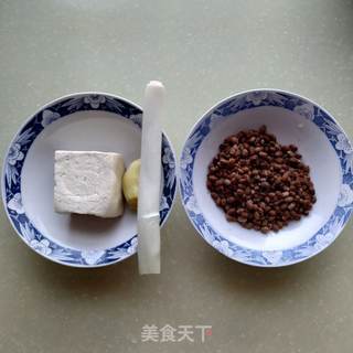 盐豆子炖豆腐的做法步骤：1