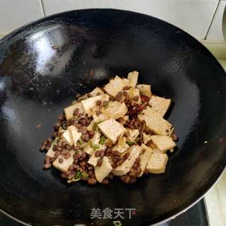 盐豆子炖豆腐的做法步骤:5
