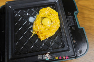 9个月以上辅食鸟巢面条饼的做法步骤:6