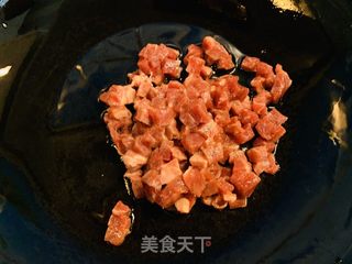 火麻仁牛肉丁炒毛豆的做法步骤：4