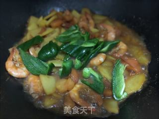 番茄土豆炒青虾的做法步骤：13