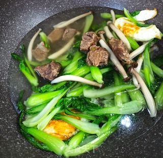小青菜荷包蛋牛肉汤面的做法步骤:5