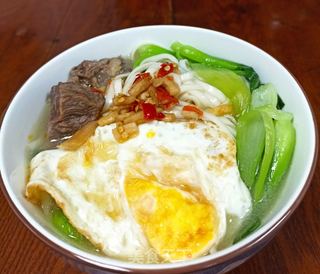 小青菜荷包蛋牛肉汤面的做法步骤:9