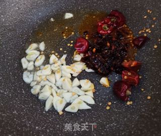 牛肉酱炒手撕包菜的做法步骤:4