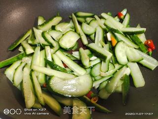 牛肉炒黄瓜的做法步骤：3