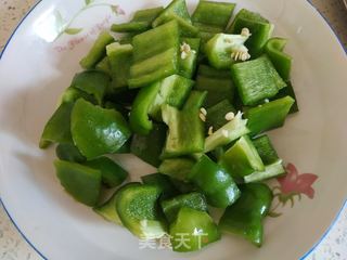 小炒五花肉的做法步骤:2