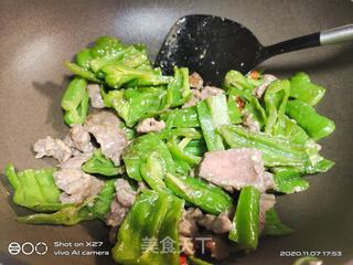 青椒炒牛肉的做法步骤：6