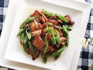 杭椒回锅肉 的做法步骤:9