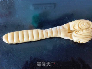 南瓜心形花卷(一次发酵)的做法步骤:6