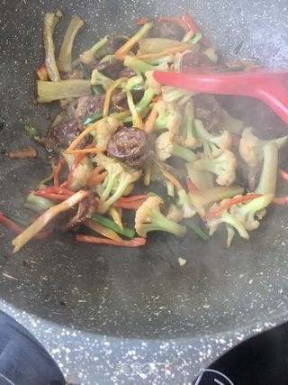 腊肠炒菜花的做法步骤：14