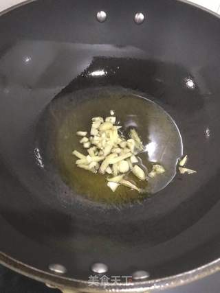 辣炒鸡腿的做法步骤：2