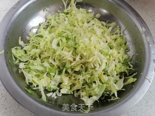 #咸肉炒牛心包菜的做法图解2