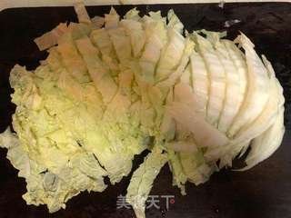 白菜炖粉丝的做法步骤：2