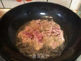 白菜肉丝炒年糕的做法步骤：2