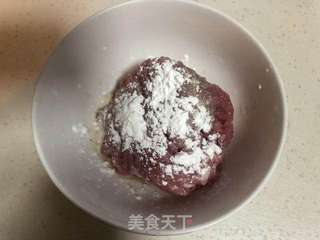 白菜肉丝炒年糕的做法步骤：1