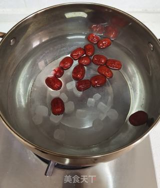 红枣雪梨苹果汤的做法步骤:2