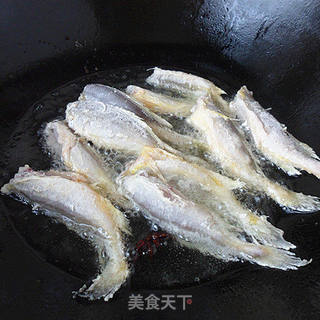 酱烧鲫头鱼的做法步骤:3