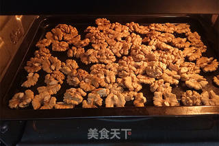 黑芝麻红枣核桃糖的做法步骤:3