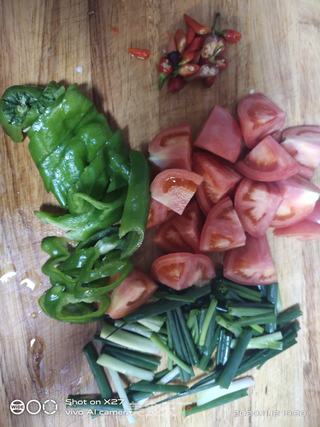 西红柿青椒炒牛肉的做法步骤:4