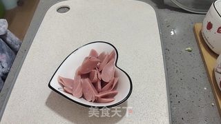 西兰花炒火腿肠的做法步骤：4