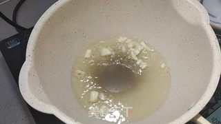 西兰花炒火腿肠的做法步骤:6