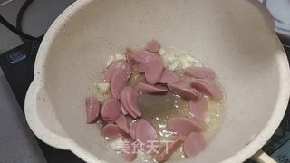 西兰花炒火腿肠的做法步骤:7
