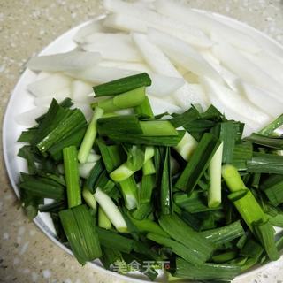 牛肉丸子炖萝卜的做法步骤:3
