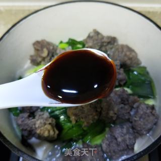 牛肉丸子炖萝卜的做法步骤:11