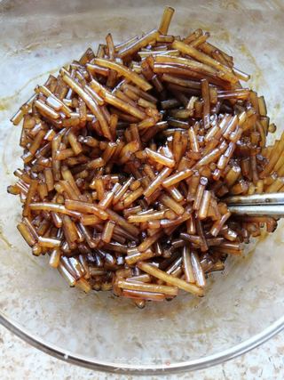 白菜猪肉粉条包的做法步骤:5