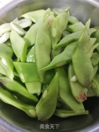 五花肉烧扁豆的做法步骤：1