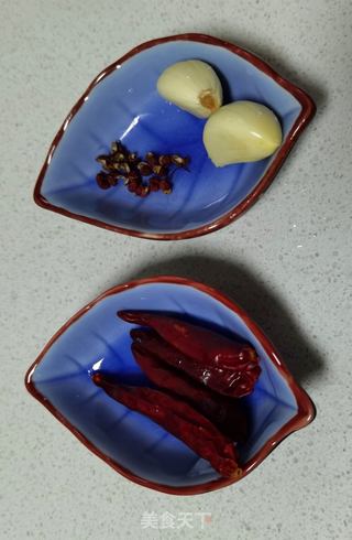 炝炒茼蒿的做法步骤:3