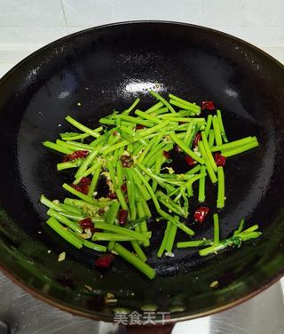 炝炒茼蒿的做法步骤:6