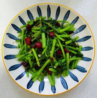 炝炒茼蒿的做法步骤:8