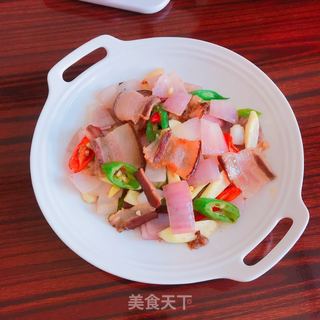 腊肉炒洋葱的做法步骤：7