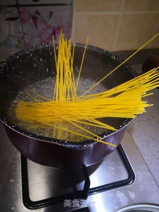 番茄肉酱意面的做法步骤:4