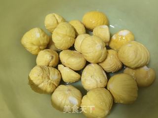 板栗烧鸡胸肉的做法步骤：1