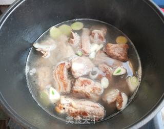 土豆炖排骨+花卷一锅出的做法步骤:8